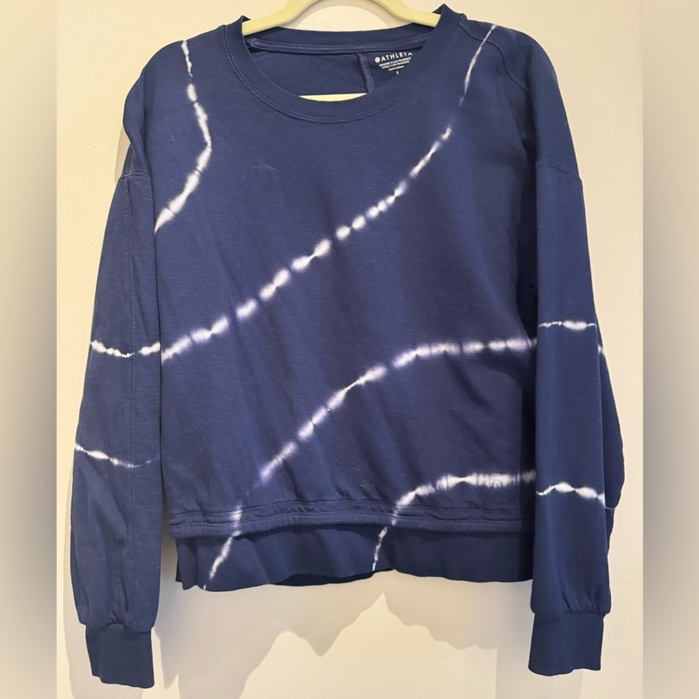 Athleta long sleeve light sweatshirt.